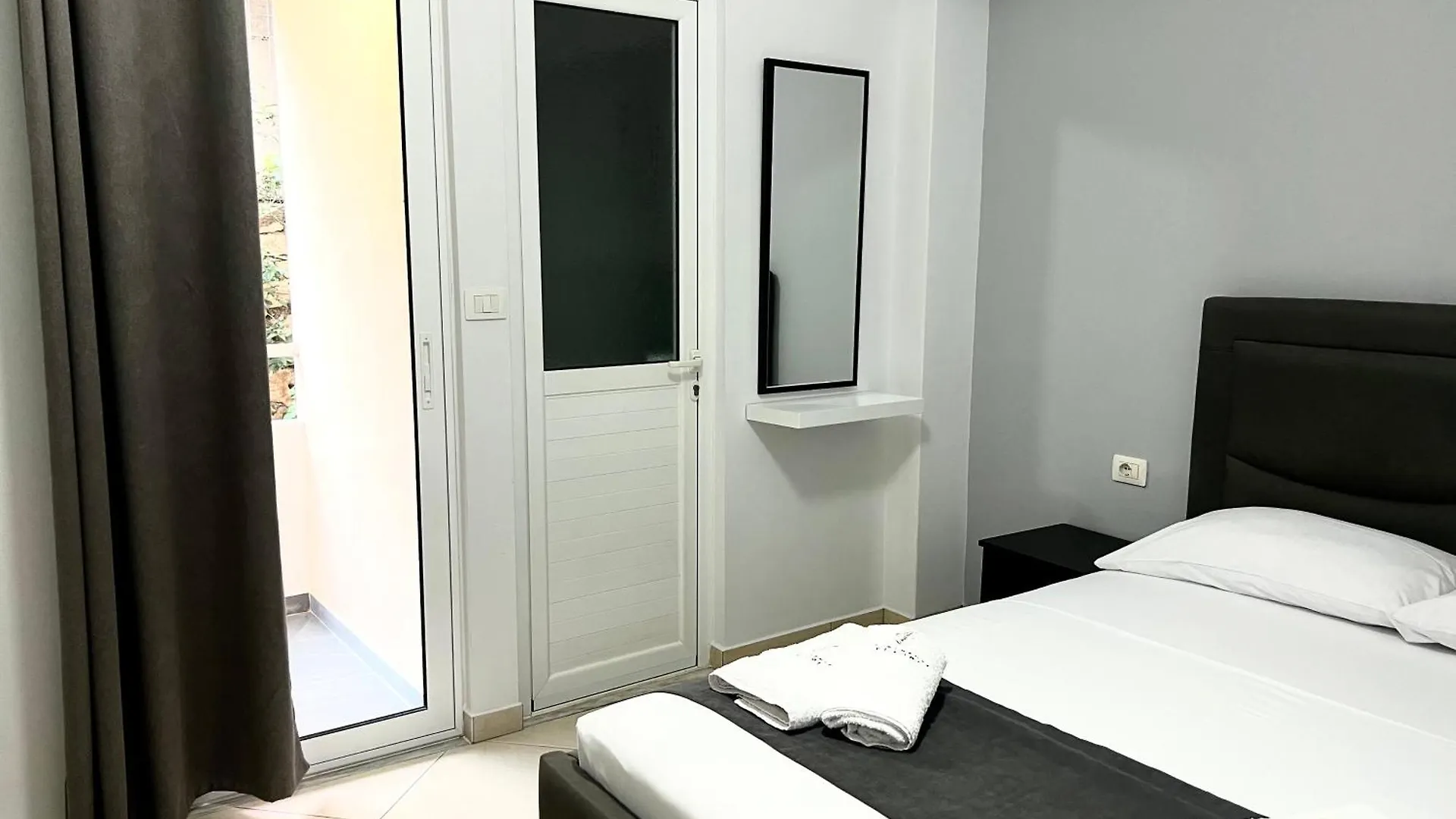 Apartments Klajdi Saranda